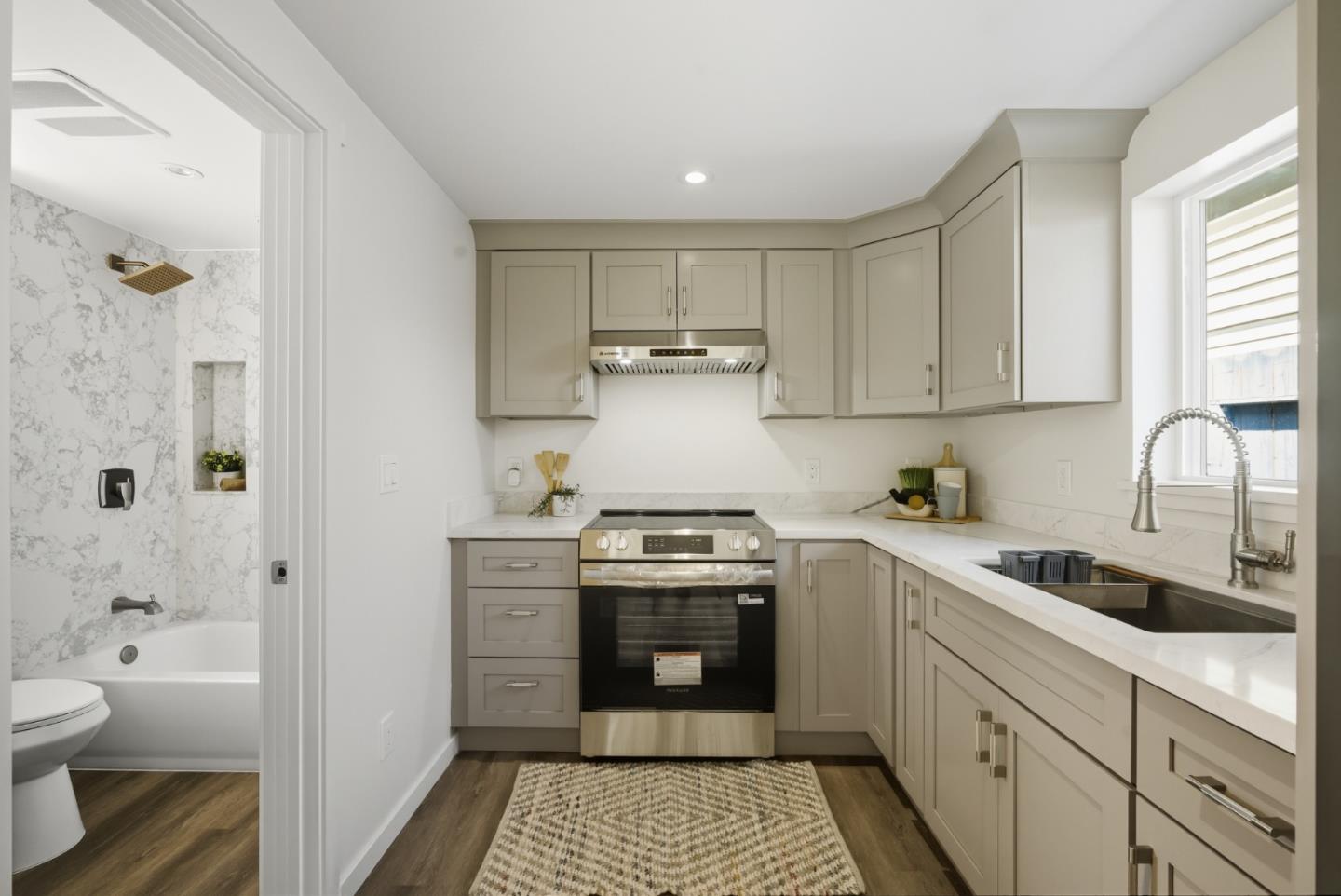 Detail Gallery Image 19 of 27 For 1736 96th Ave, Oakland,  CA 94603 - 4 Beds | 2 Baths