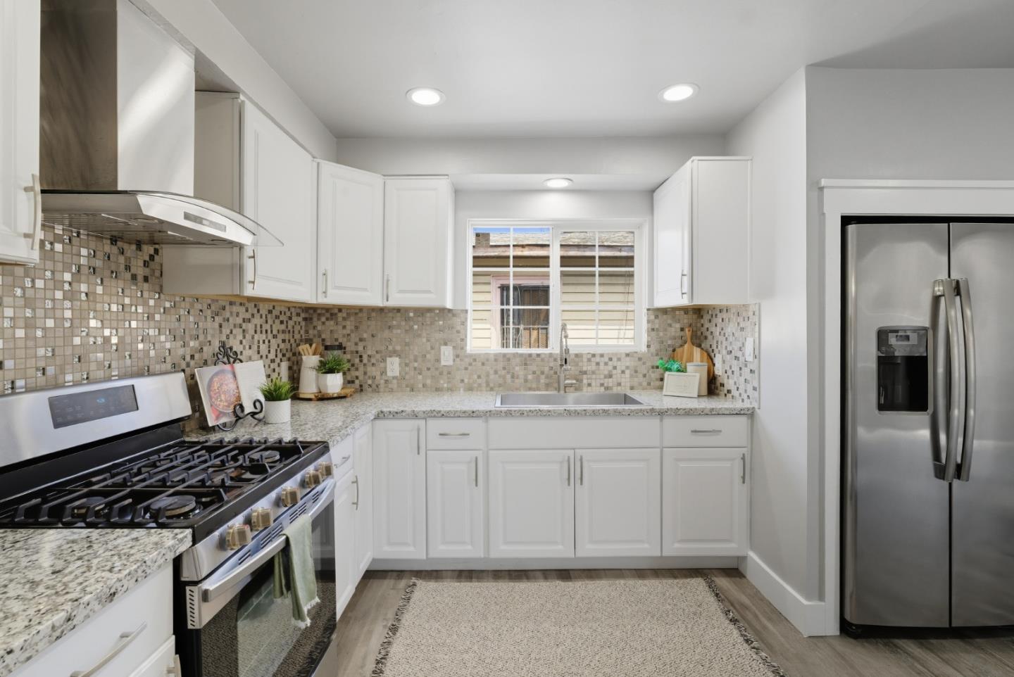 Detail Gallery Image 6 of 27 For 1736 96th Ave, Oakland,  CA 94603 - 4 Beds | 2 Baths
