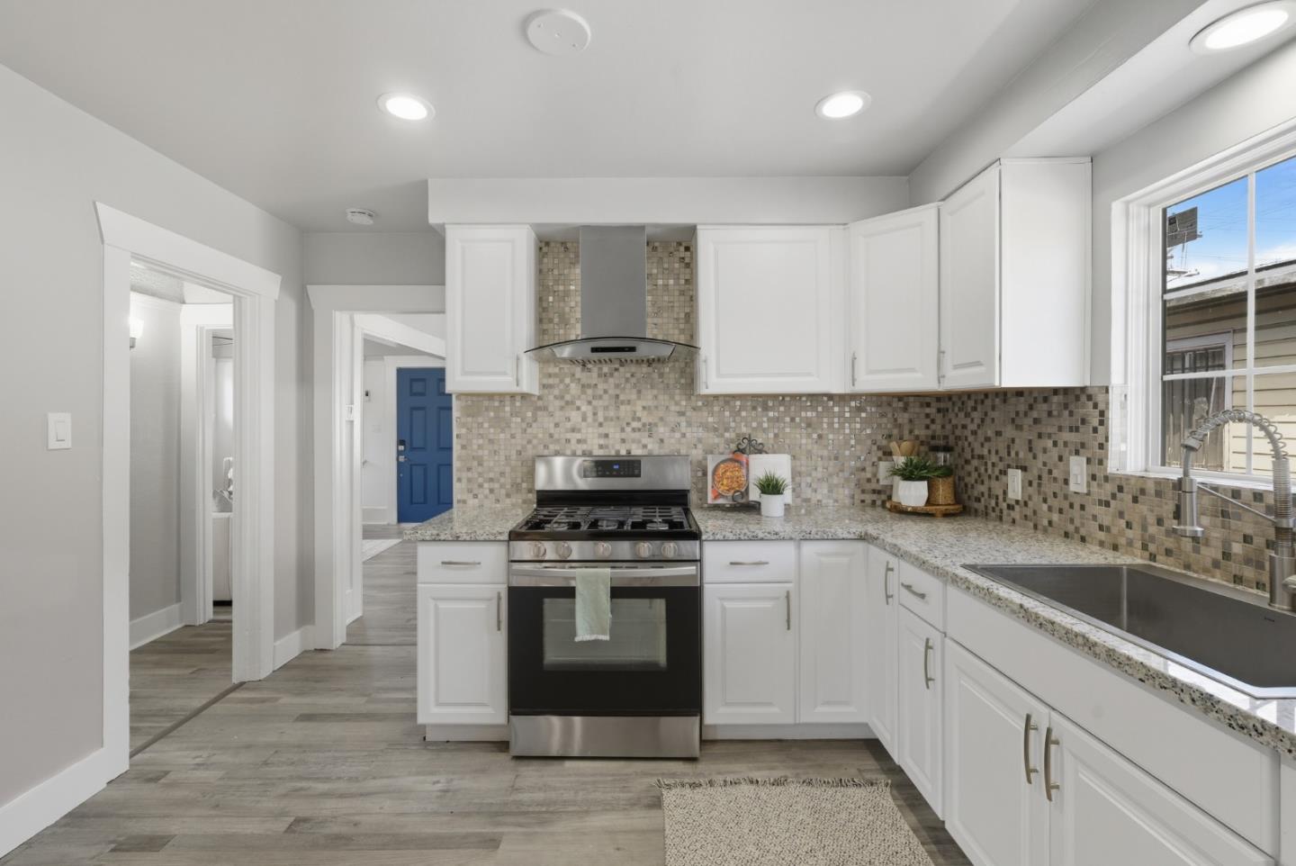 Detail Gallery Image 7 of 27 For 1736 96th Ave, Oakland,  CA 94603 - 4 Beds | 2 Baths