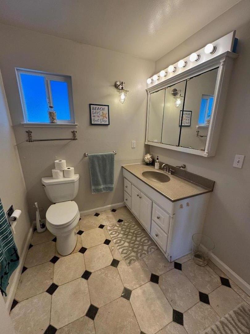 Detail Gallery Image 9 of 14 For 204 Aptos Beach Dr, Aptos,  CA 95003 - 3 Beds | 2 Baths