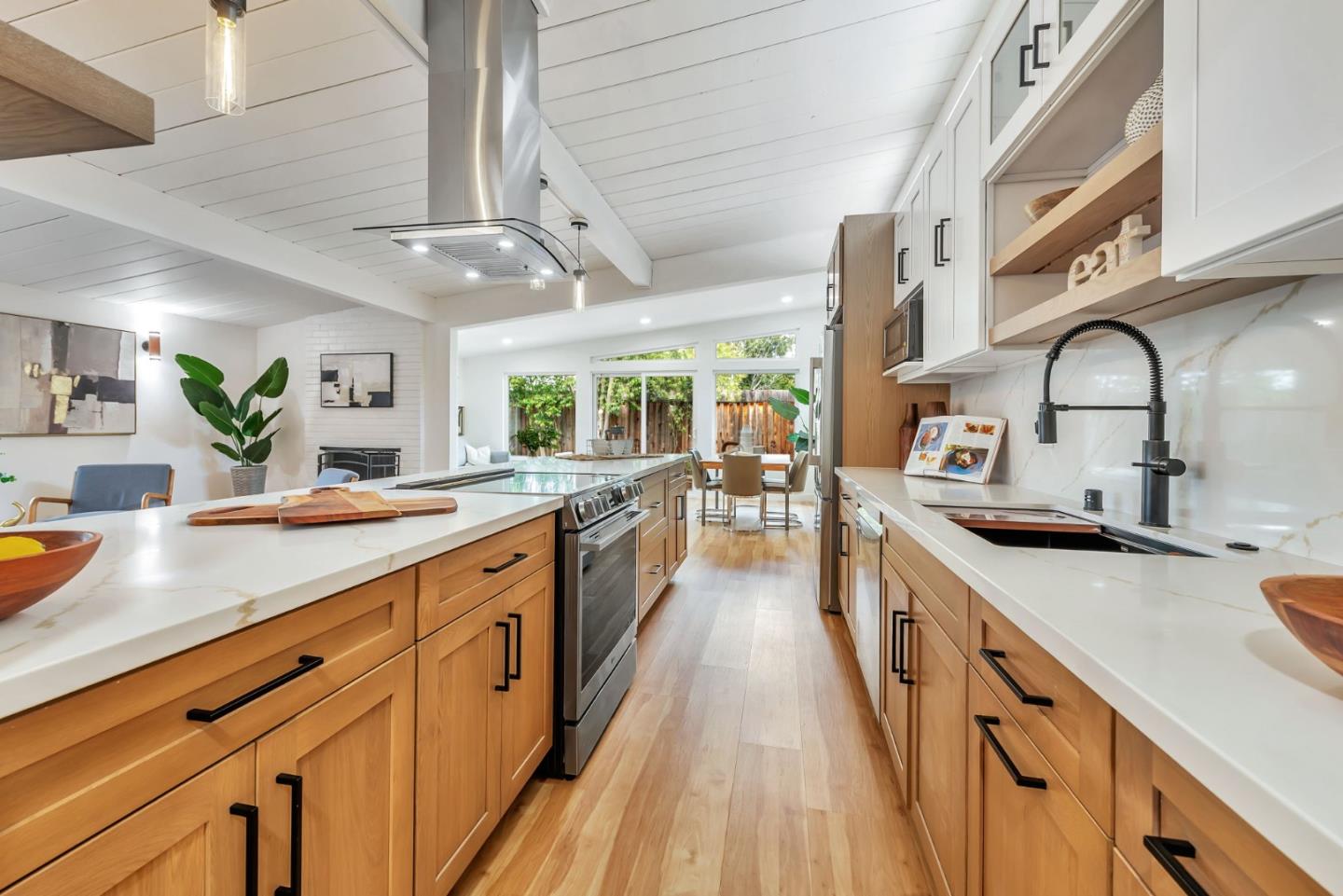 Detail Gallery Image 11 of 39 For 4225 Park Blvd, Palo Alto,  CA 94306 - 4 Beds | 2 Baths