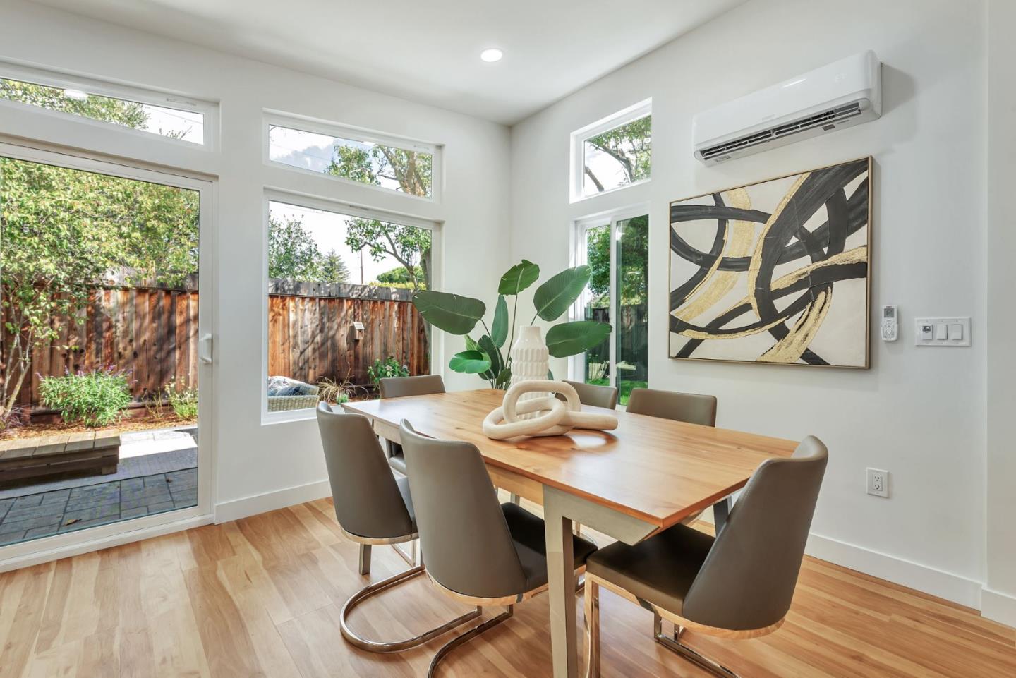 Detail Gallery Image 13 of 39 For 4225 Park Blvd, Palo Alto,  CA 94306 - 4 Beds | 2 Baths