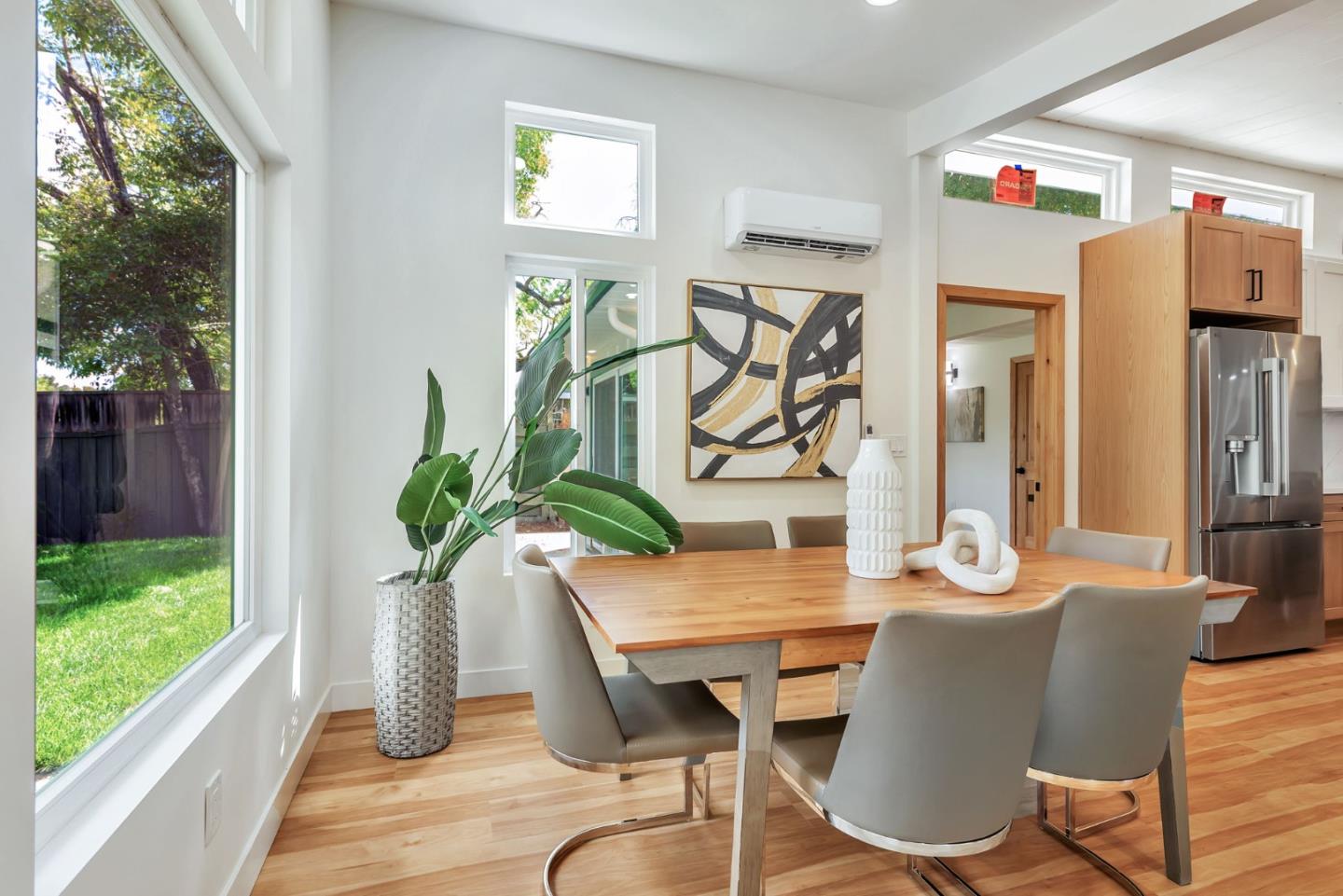 Detail Gallery Image 14 of 39 For 4225 Park Blvd, Palo Alto,  CA 94306 - 4 Beds | 2 Baths