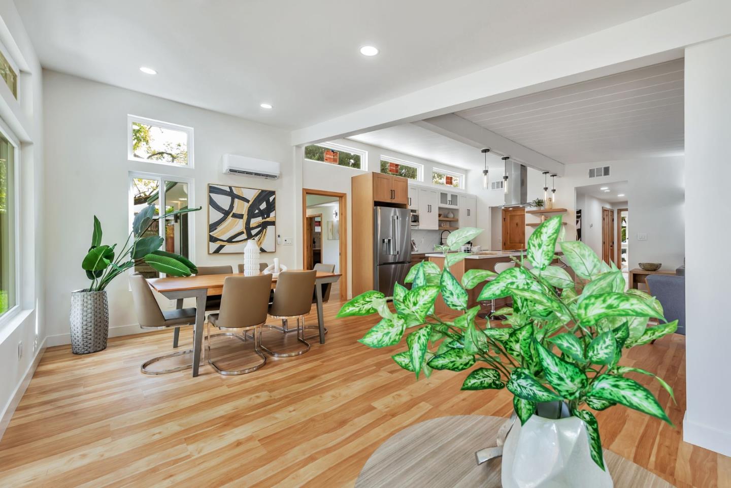 Detail Gallery Image 15 of 39 For 4225 Park Blvd, Palo Alto,  CA 94306 - 4 Beds | 2 Baths