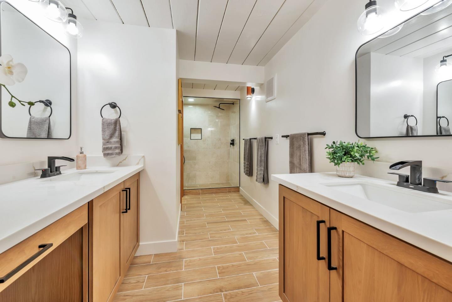 Detail Gallery Image 22 of 39 For 4225 Park Blvd, Palo Alto,  CA 94306 - 4 Beds | 2 Baths