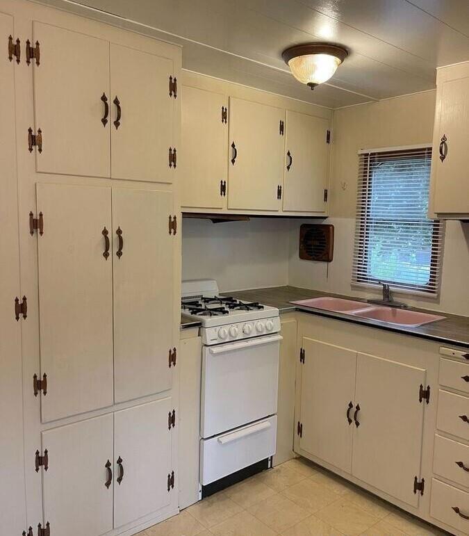 Detail Gallery Image 12 of 104 For 17653 Vierra Canyon Rd, Salinas,  CA 93907 - – Beds | – Baths