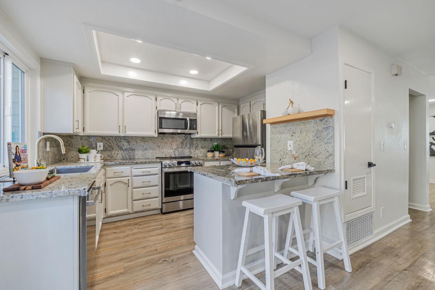 Detail Gallery Image 5 of 36 For 201 Shelley Ave, Campbell,  CA 95008 - 3 Beds | 2/1 Baths