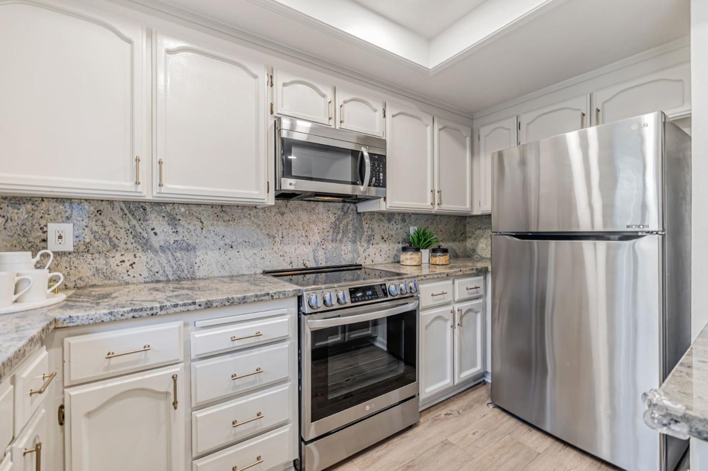 Detail Gallery Image 6 of 36 For 201 Shelley Ave, Campbell,  CA 95008 - 3 Beds | 2/1 Baths