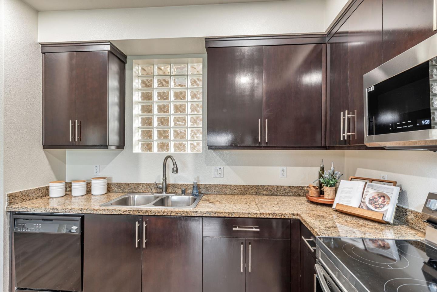 Detail Gallery Image 11 of 30 For 4463 Hyde Cmn #306,  Fremont,  CA 94538 - 2 Beds | 2 Baths