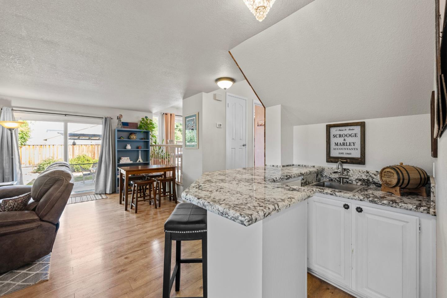 Detail Gallery Image 18 of 31 For 441 Tierra Del Sol, Hollister,  CA 95023 - 4 Beds | 3 Baths