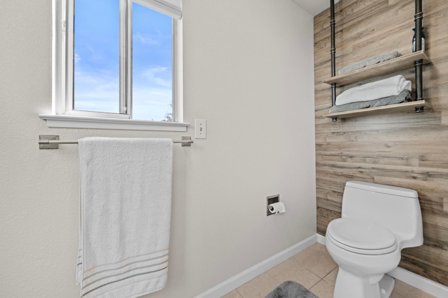 Detail Gallery Image 25 of 31 For 441 Tierra Del Sol, Hollister,  CA 95023 - 4 Beds | 3 Baths