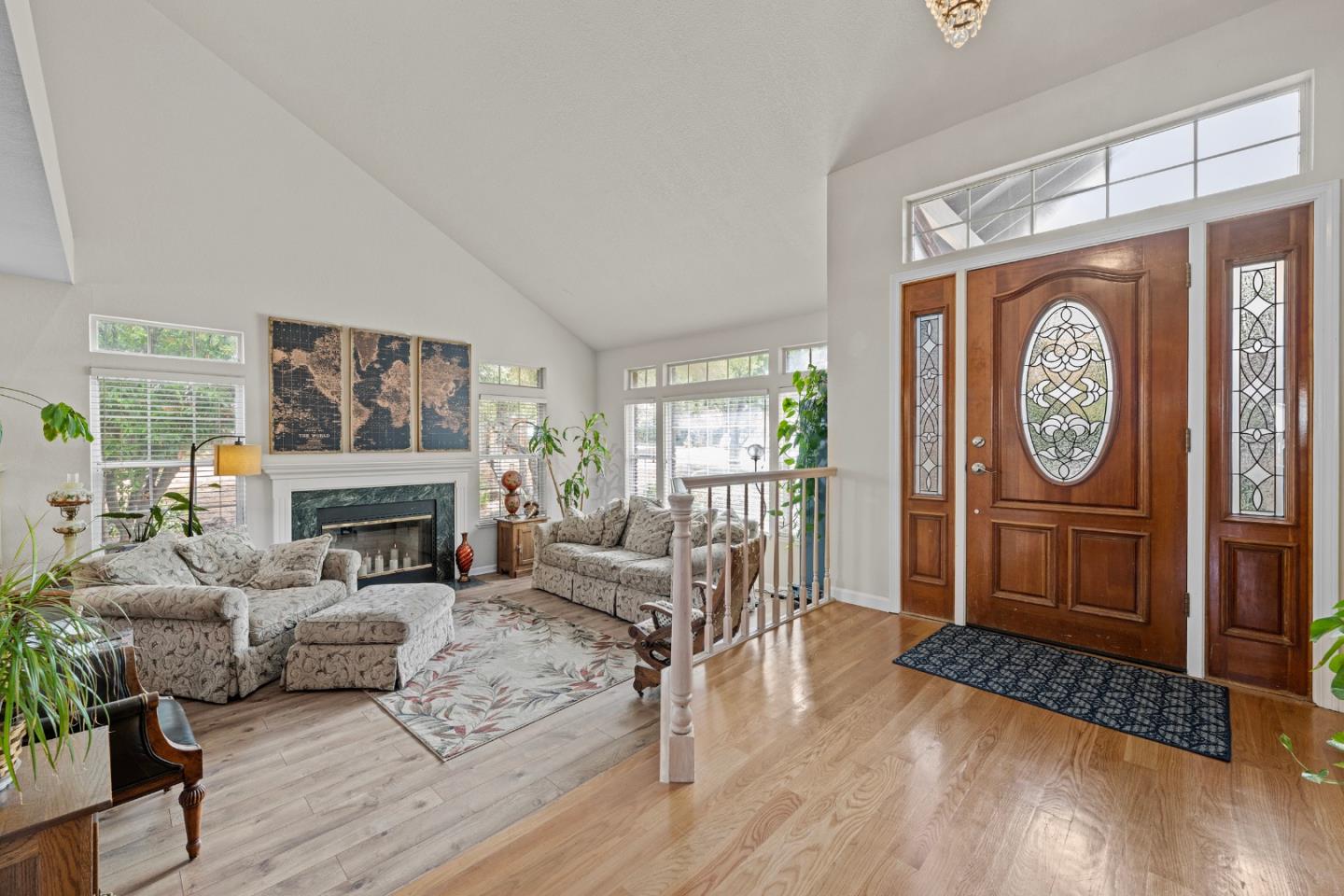 Detail Gallery Image 6 of 31 For 441 Tierra Del Sol, Hollister,  CA 95023 - 4 Beds | 3 Baths