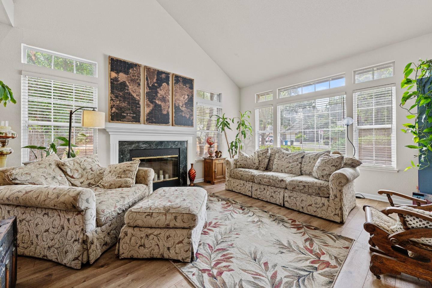 Detail Gallery Image 7 of 31 For 441 Tierra Del Sol, Hollister,  CA 95023 - 4 Beds | 3 Baths