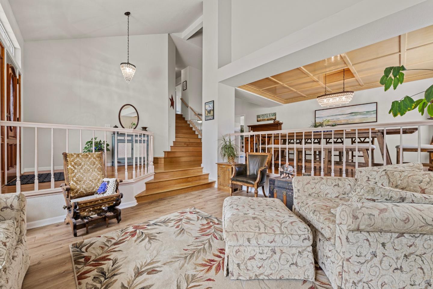 Detail Gallery Image 8 of 31 For 441 Tierra Del Sol, Hollister,  CA 95023 - 4 Beds | 3 Baths