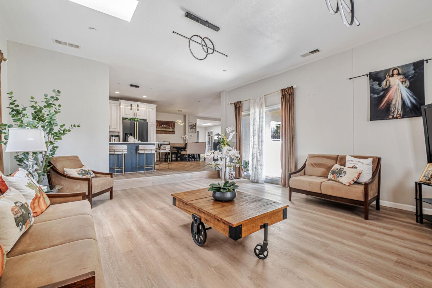 Detail Gallery Image 10 of 34 For 36985 Walnut St, Newark,  CA 94560 - 4 Beds | 3 Baths