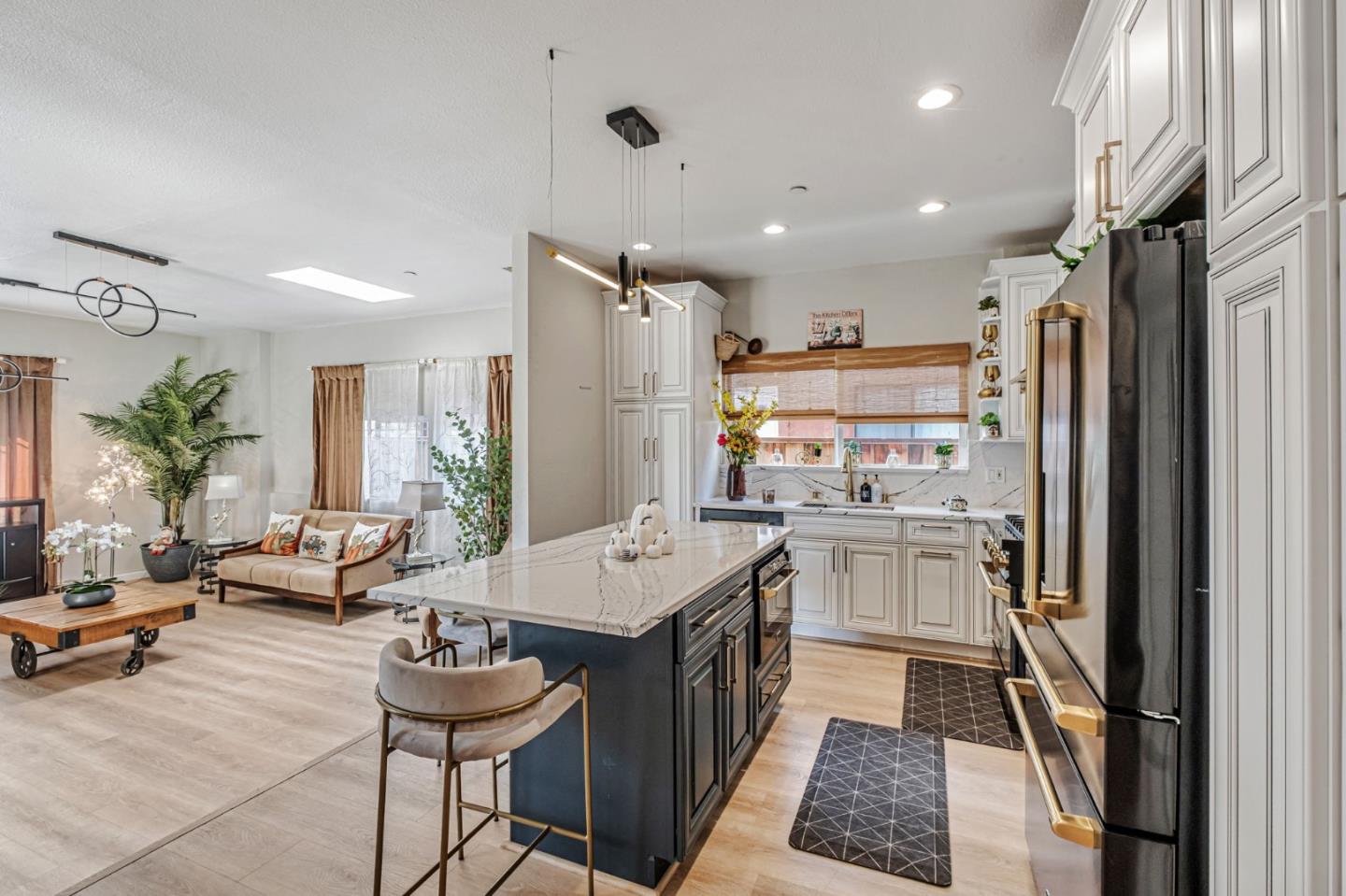 Detail Gallery Image 6 of 34 For 36985 Walnut St, Newark,  CA 94560 - 4 Beds | 3 Baths