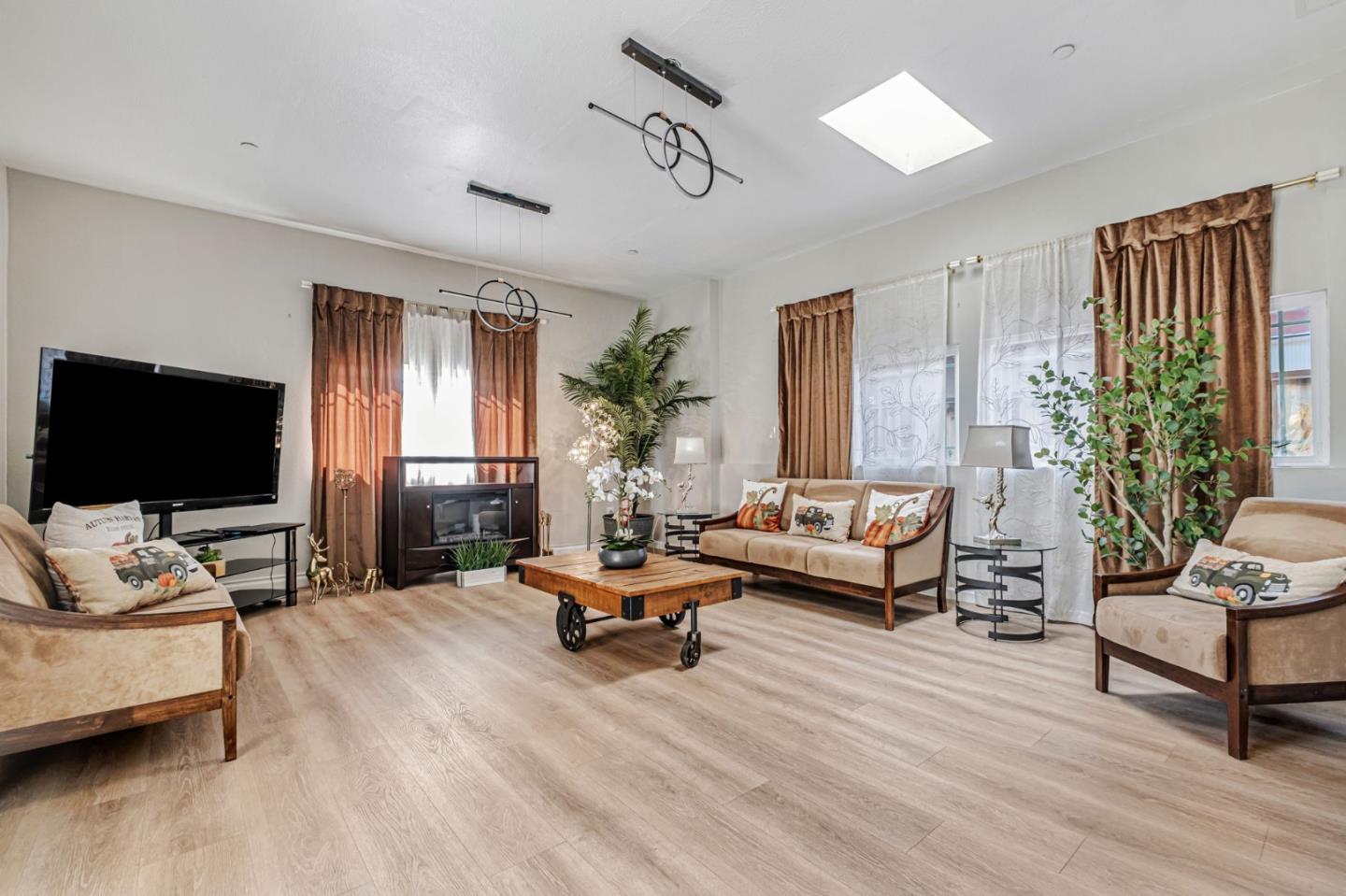 Detail Gallery Image 8 of 34 For 36985 Walnut St, Newark,  CA 94560 - 4 Beds | 3 Baths