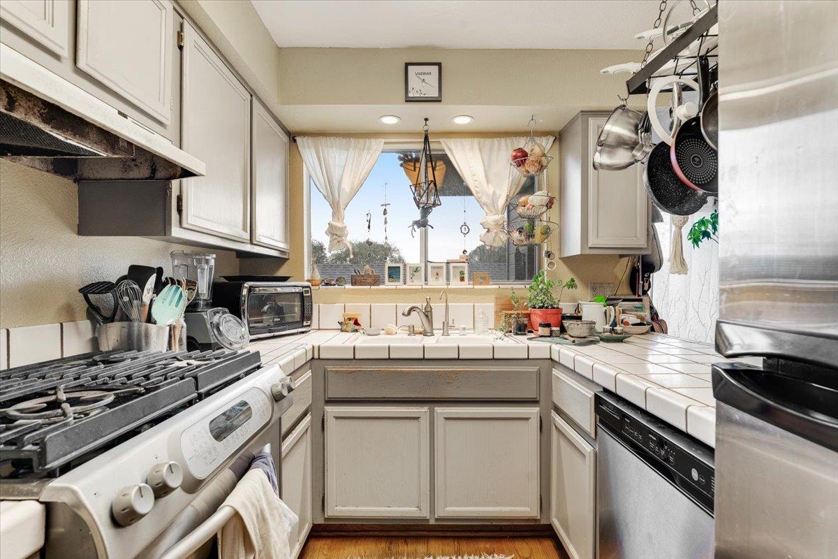 Detail Gallery Image 4 of 20 For 7245 Lotus Way, Aptos,  CA 95003 - 2 Beds | 1/1 Baths