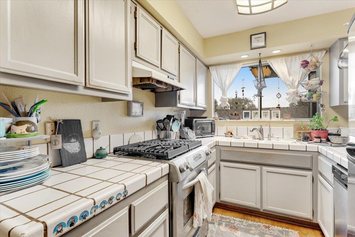 Detail Gallery Image 5 of 20 For 7245 Lotus Way, Aptos,  CA 95003 - 2 Beds | 1/1 Baths