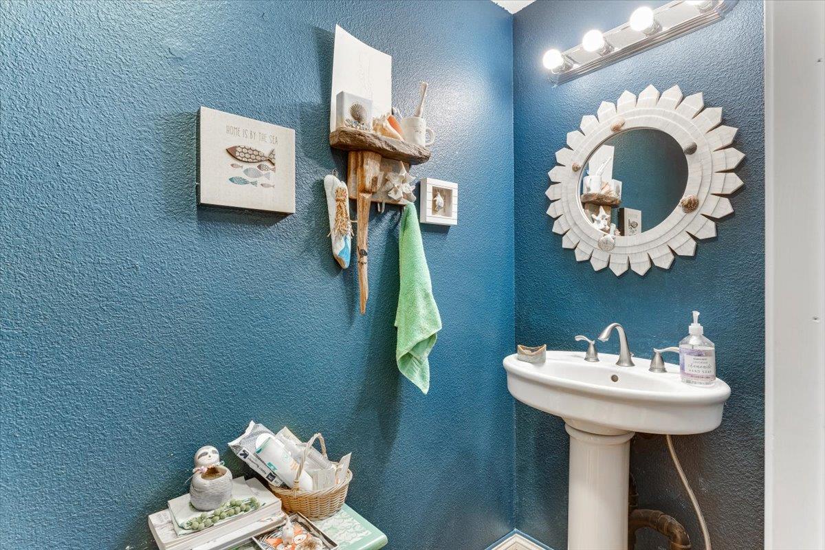 Detail Gallery Image 7 of 20 For 7245 Lotus Way, Aptos,  CA 95003 - 2 Beds | 1/1 Baths