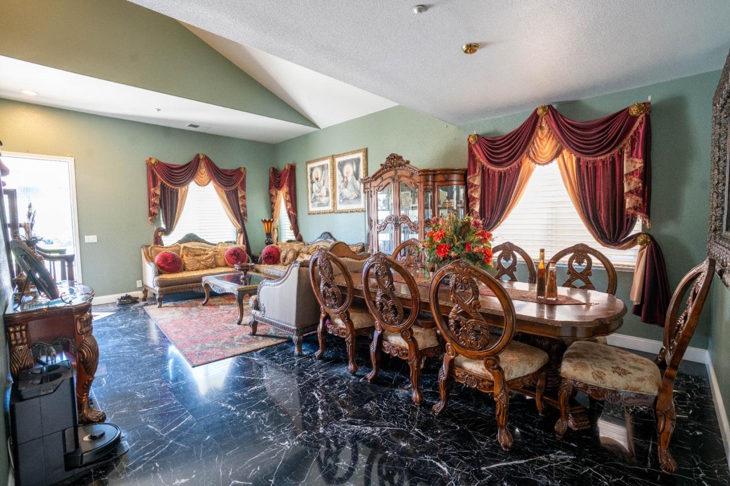 Detail Gallery Image 25 of 29 For 34237 Torrey Pine Ln, Union City,  CA 94587 - 5 Beds | 3 Baths