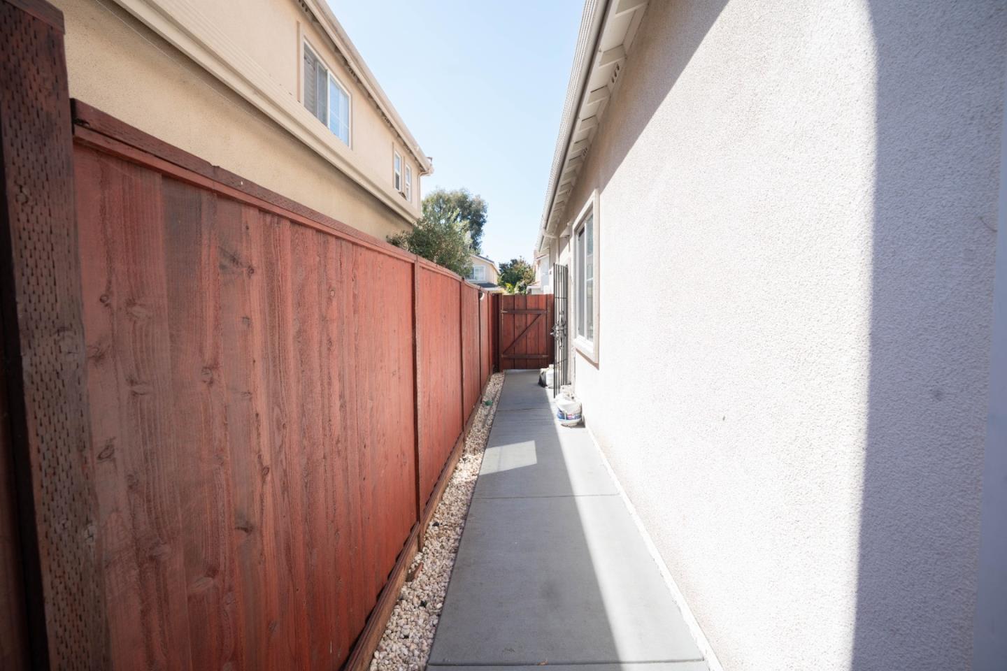 Detail Gallery Image 27 of 29 For 34237 Torrey Pine Ln, Union City,  CA 94587 - 5 Beds | 3 Baths