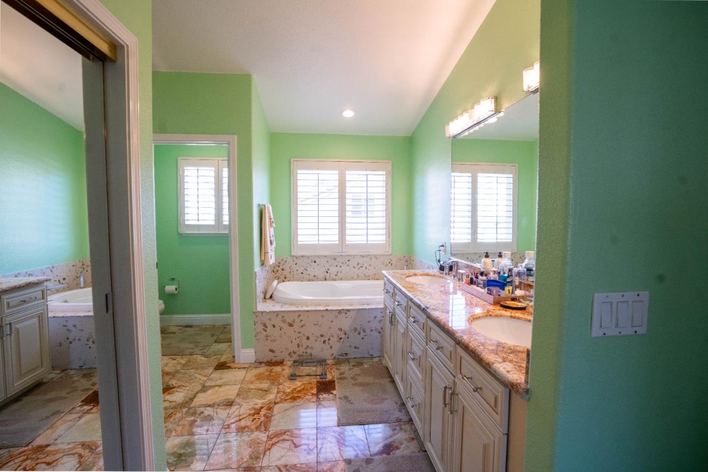 Detail Gallery Image 7 of 29 For 34237 Torrey Pine Ln, Union City,  CA 94587 - 5 Beds | 3 Baths