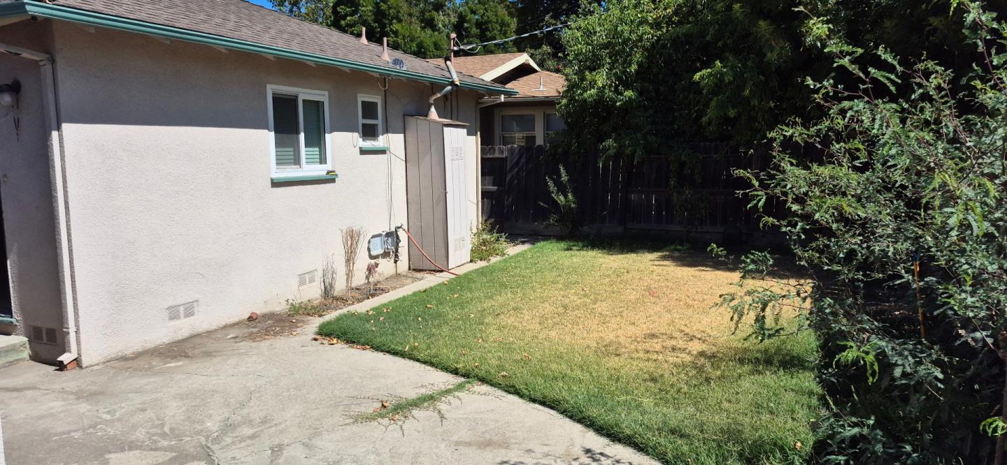 Detail Gallery Image 10 of 11 For 1032 9th St, Los Banos,  CA 93635 - 3 Beds | 2 Baths