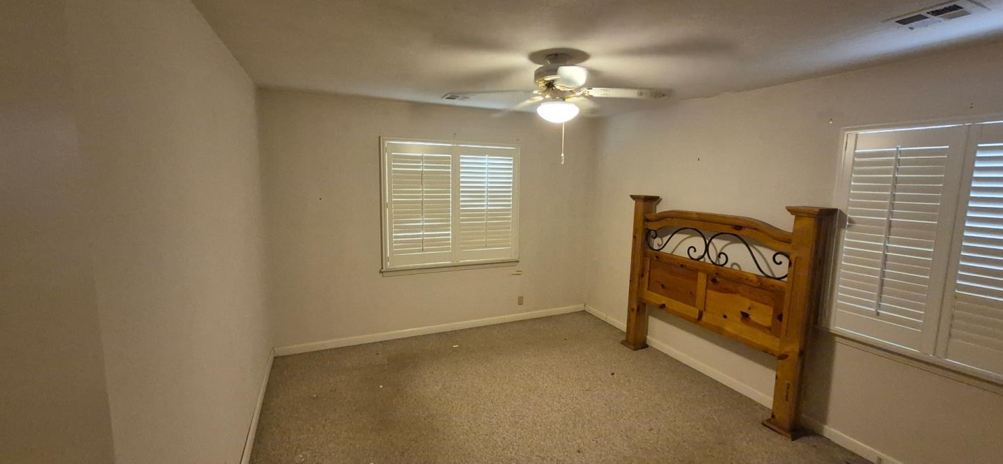 Detail Gallery Image 8 of 11 For 1032 9th St, Los Banos,  CA 93635 - 3 Beds | 2 Baths