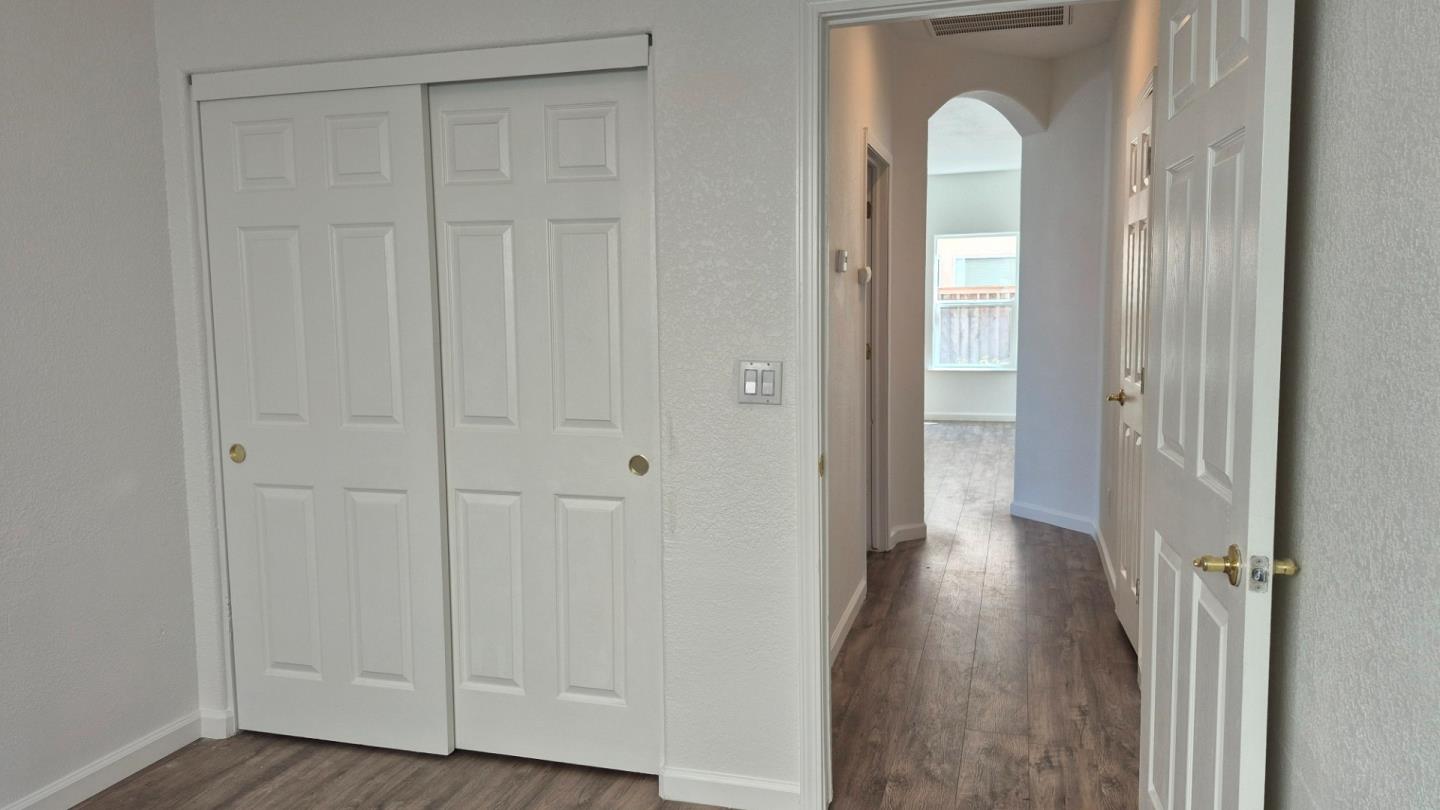 Detail Gallery Image 6 of 10 For 2913 Las Flores Cir, Los Banos,  CA 93635 - 3 Beds | 2 Baths