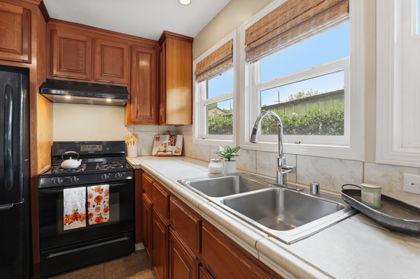 Detail Gallery Image 16 of 44 For 1218 Sally St, Hollister,  CA 95023 - 4 Beds | 2 Baths