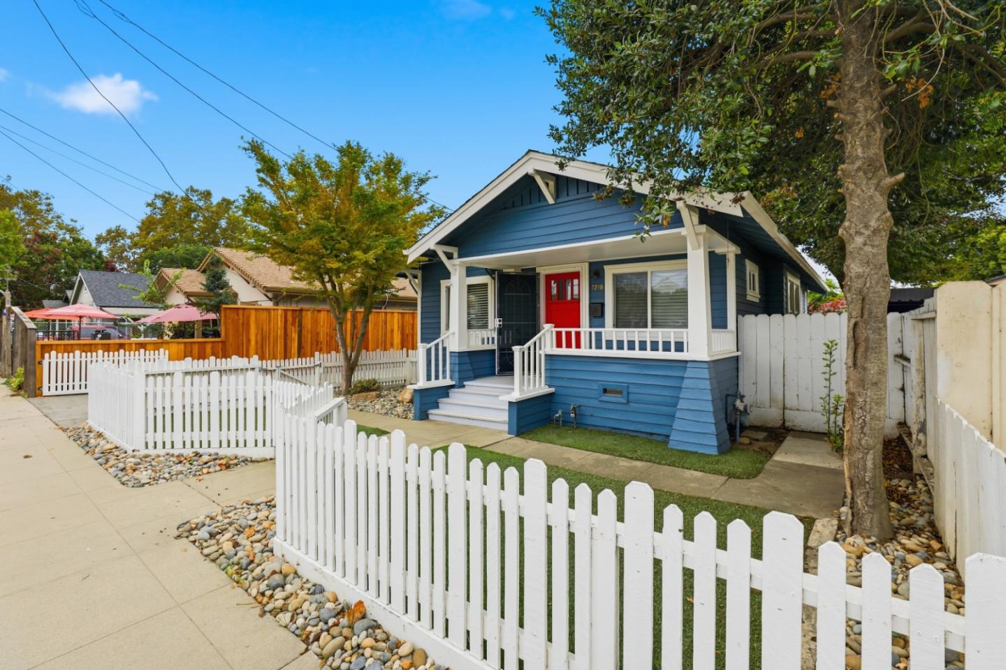 Detail Gallery Image 2 of 44 For 1218 Sally St, Hollister,  CA 95023 - 4 Beds | 2 Baths