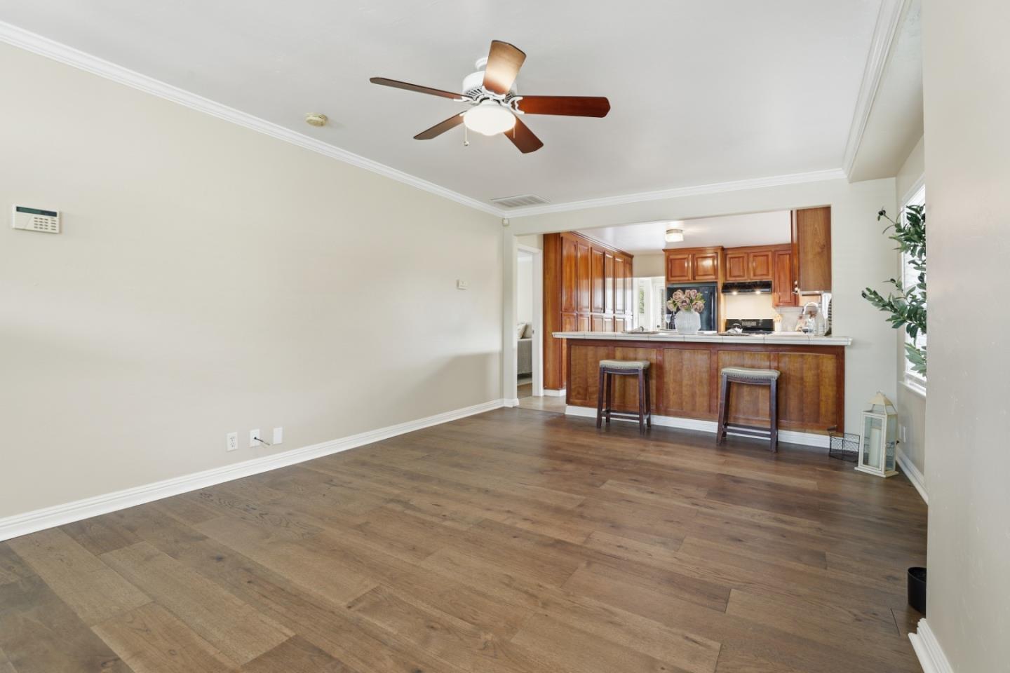 Detail Gallery Image 8 of 44 For 1218 Sally St, Hollister,  CA 95023 - 4 Beds | 2 Baths