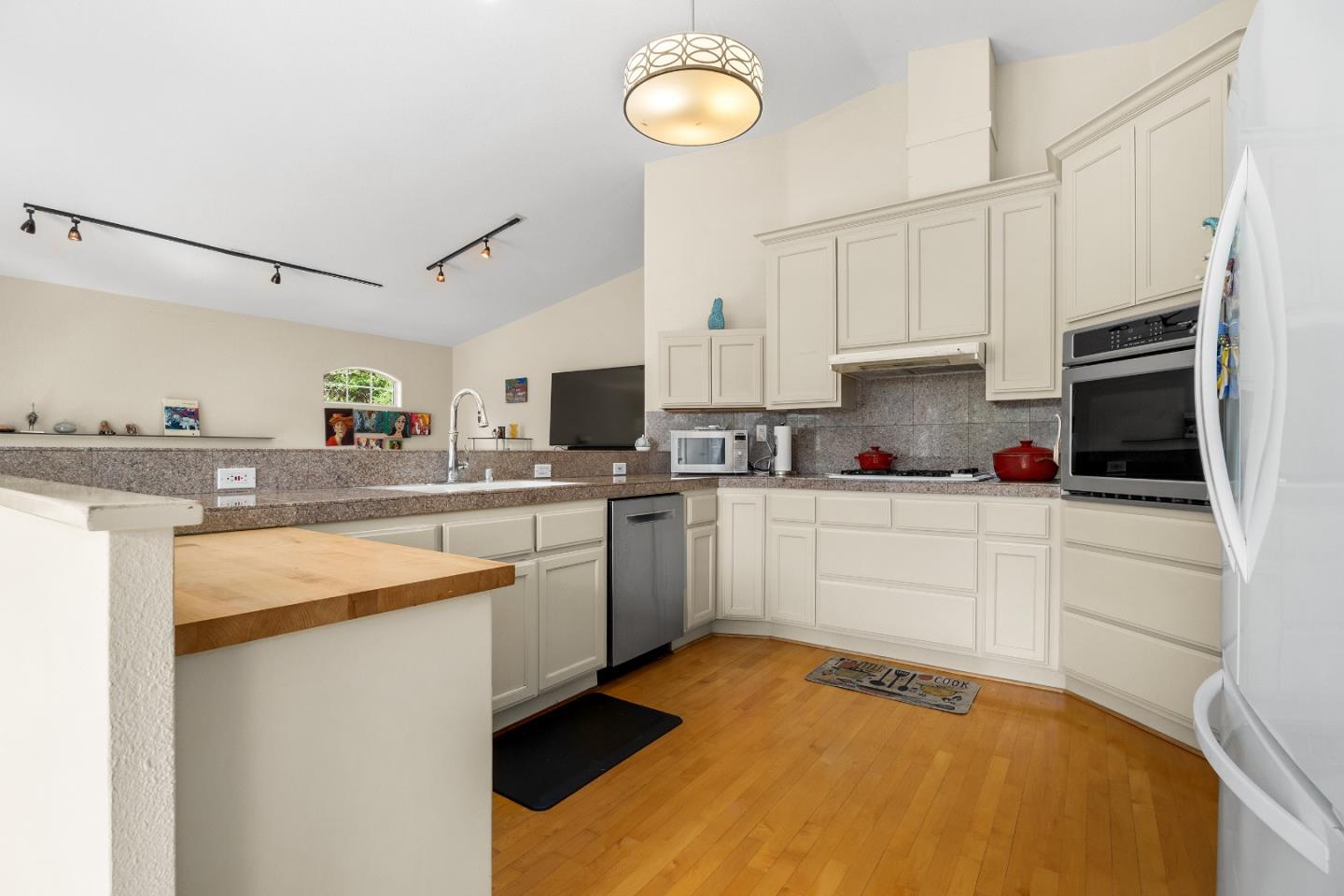 Detail Gallery Image 12 of 37 For 199 Quail Run Rd, Aptos,  CA 95003 - 3 Beds | 2 Baths