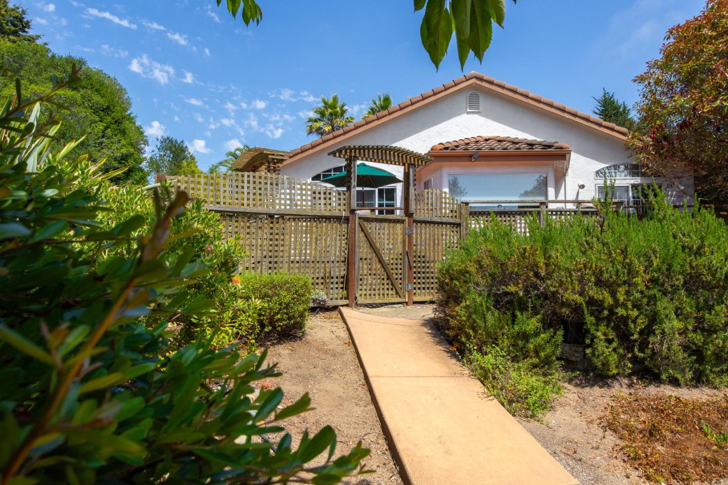 Detail Gallery Image 7 of 37 For 199 Quail Run Rd, Aptos,  CA 95003 - 3 Beds | 2 Baths