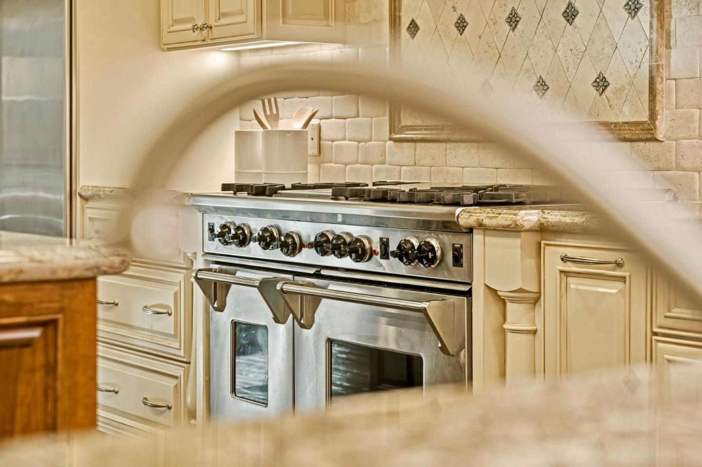 Detail Gallery Image 29 of 82 For 484 Cherry Ave, Los Altos,  CA 94022 - 4 Beds | 3/1 Baths