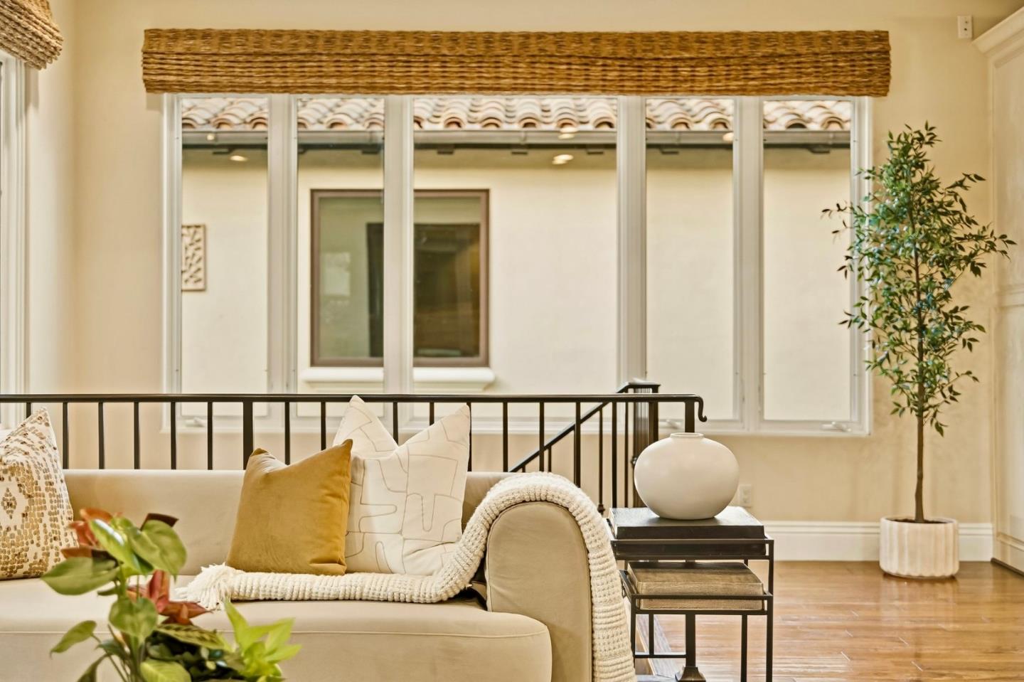 Detail Gallery Image 31 of 82 For 484 Cherry Ave, Los Altos,  CA 94022 - 4 Beds | 3/1 Baths