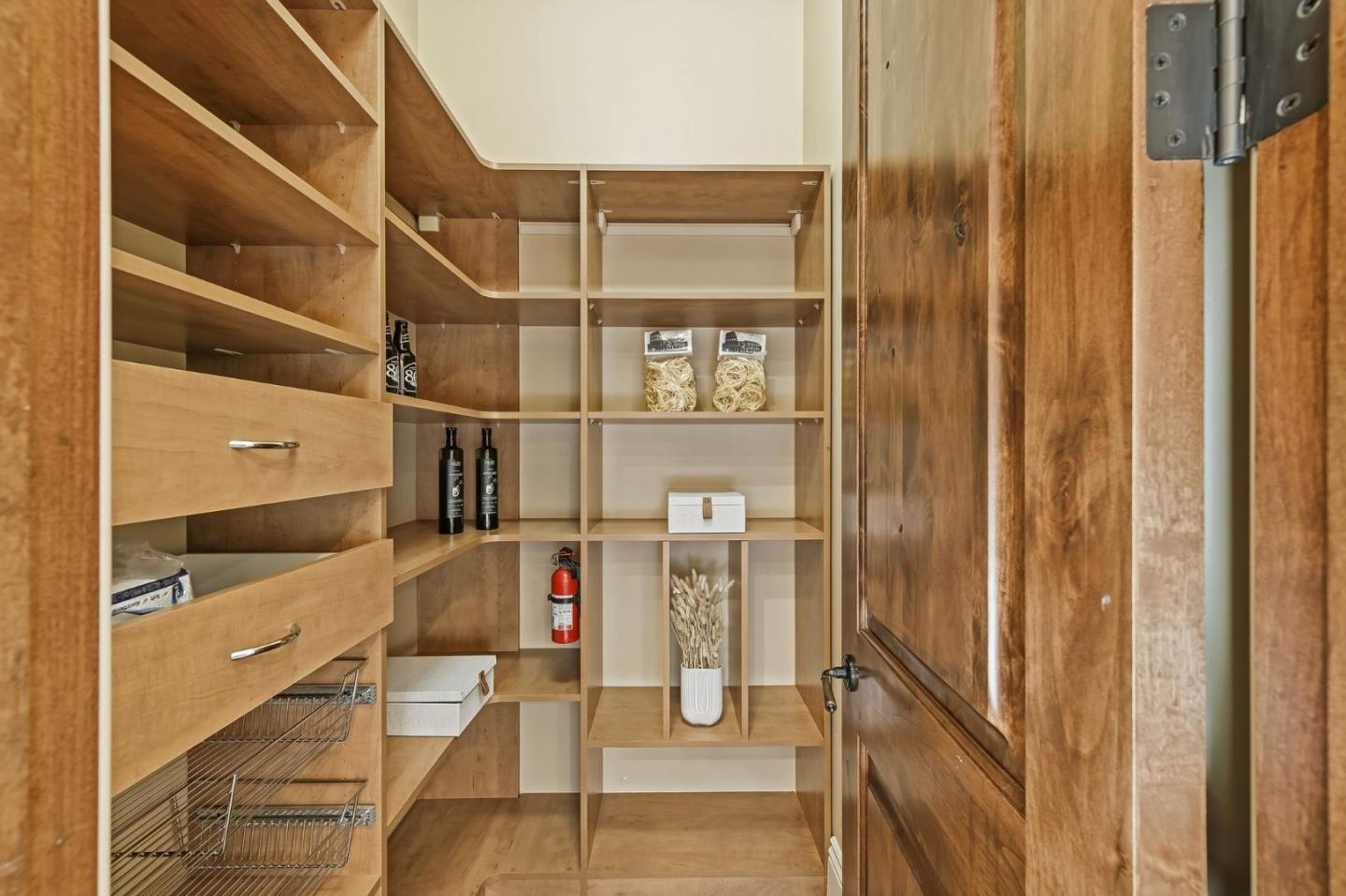 Detail Gallery Image 33 of 82 For 484 Cherry Ave, Los Altos,  CA 94022 - 4 Beds | 3/1 Baths