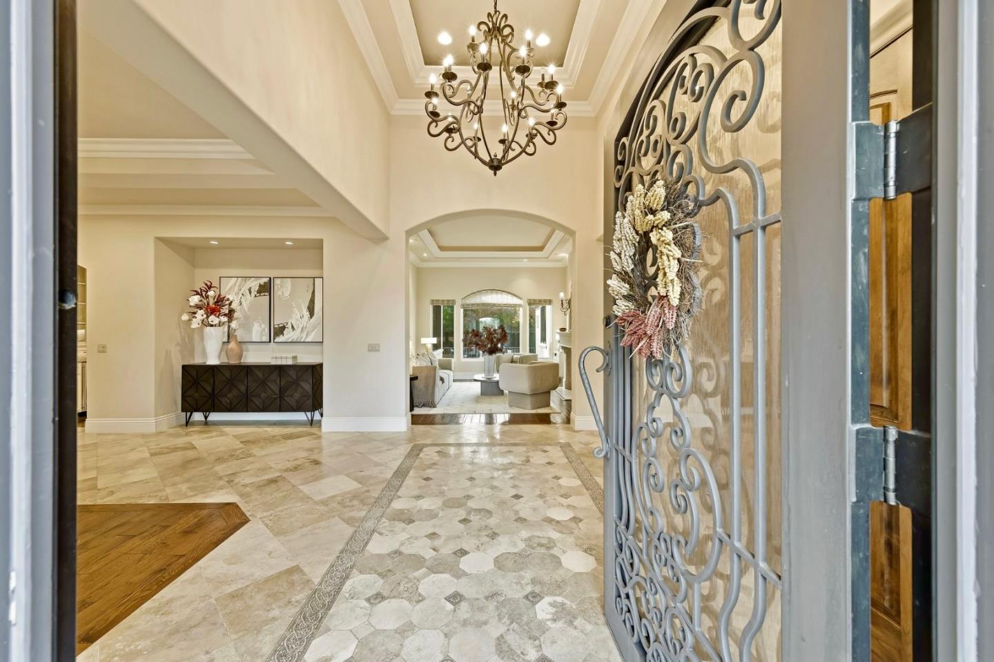 Detail Gallery Image 5 of 82 For 484 Cherry Ave, Los Altos,  CA 94022 - 4 Beds | 3/1 Baths