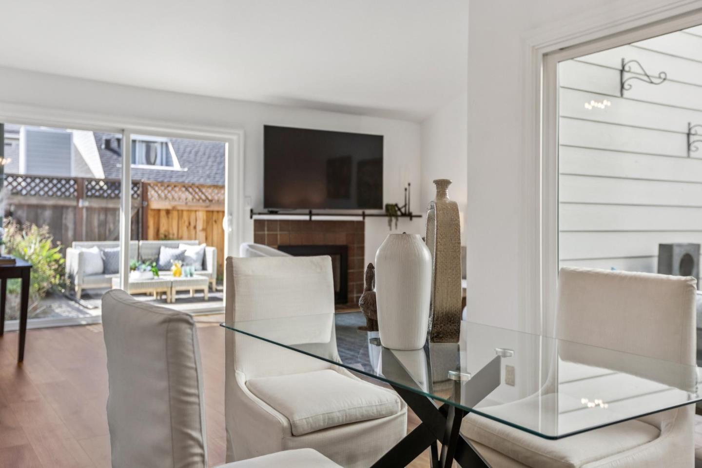 Detail Gallery Image 12 of 30 For 803 Peary Ln, Foster City,  CA 94404 - 3 Beds | 2/1 Baths