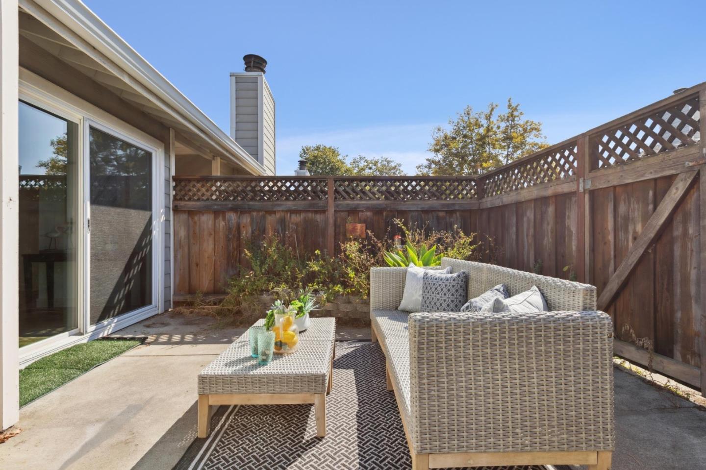 Detail Gallery Image 9 of 30 For 803 Peary Ln, Foster City,  CA 94404 - 3 Beds | 2/1 Baths