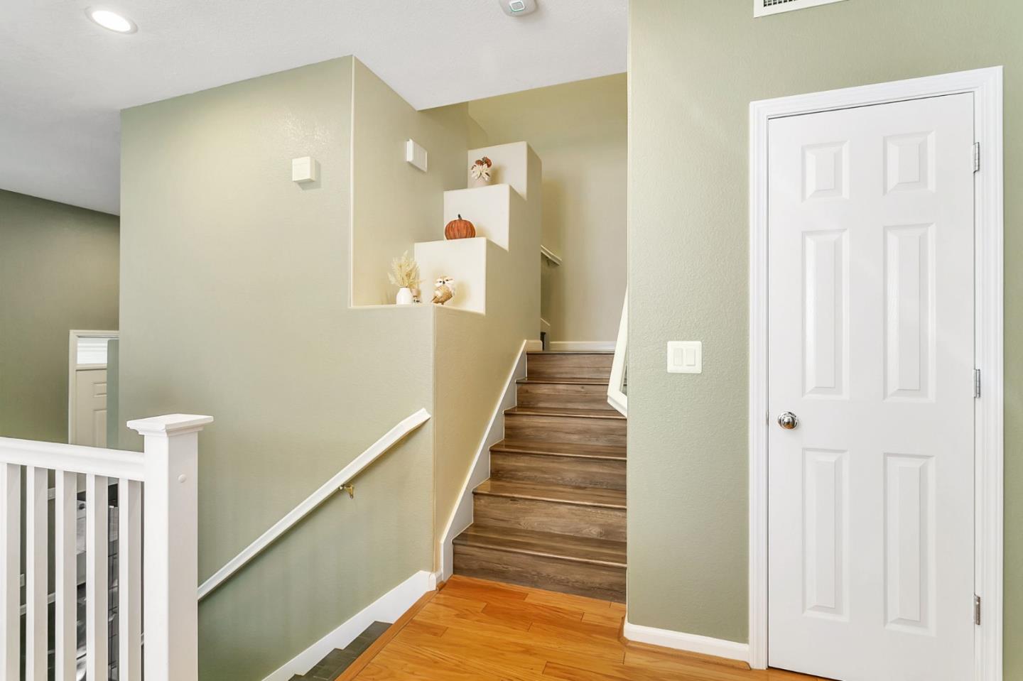 Detail Gallery Image 10 of 21 For 869 Georgetown Pl, San Jose,  CA 95126 - 3 Beds | 2/1 Baths