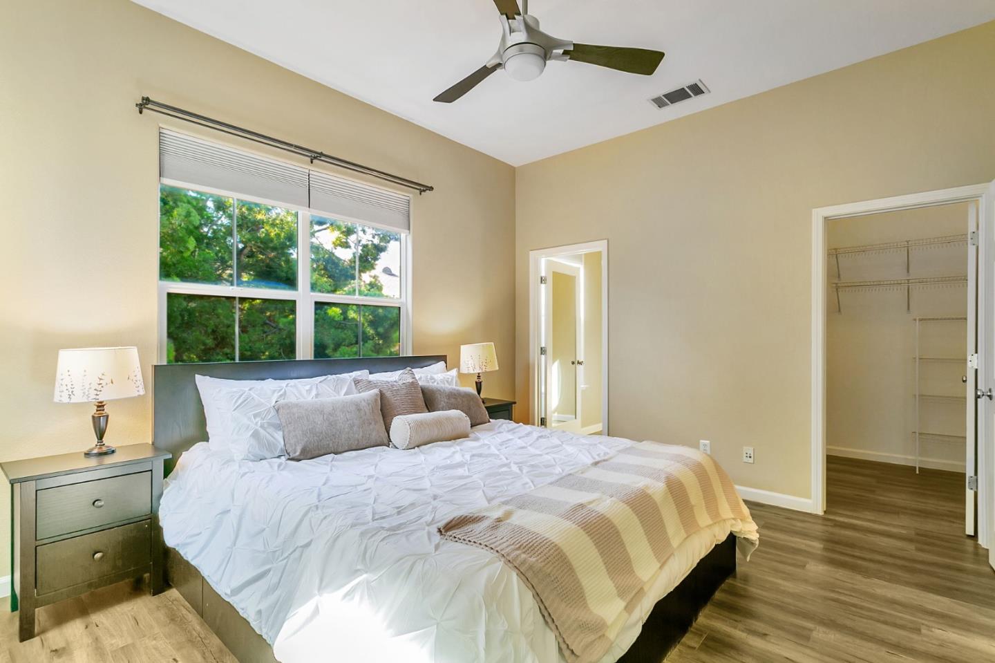 Detail Gallery Image 12 of 21 For 869 Georgetown Pl, San Jose,  CA 95126 - 3 Beds | 2/1 Baths