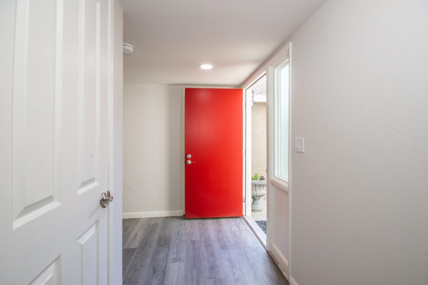 Detail Gallery Image 4 of 33 For 1116 Lord Nelson Ln, Foster City,  CA 94404 - 3 Beds | 2/1 Baths