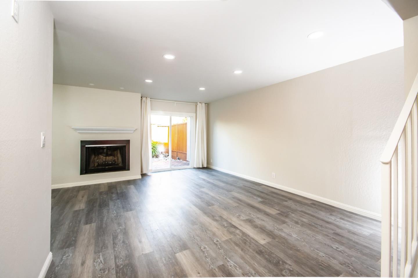 Detail Gallery Image 6 of 33 For 1116 Lord Nelson Ln, Foster City,  CA 94404 - 3 Beds | 2/1 Baths