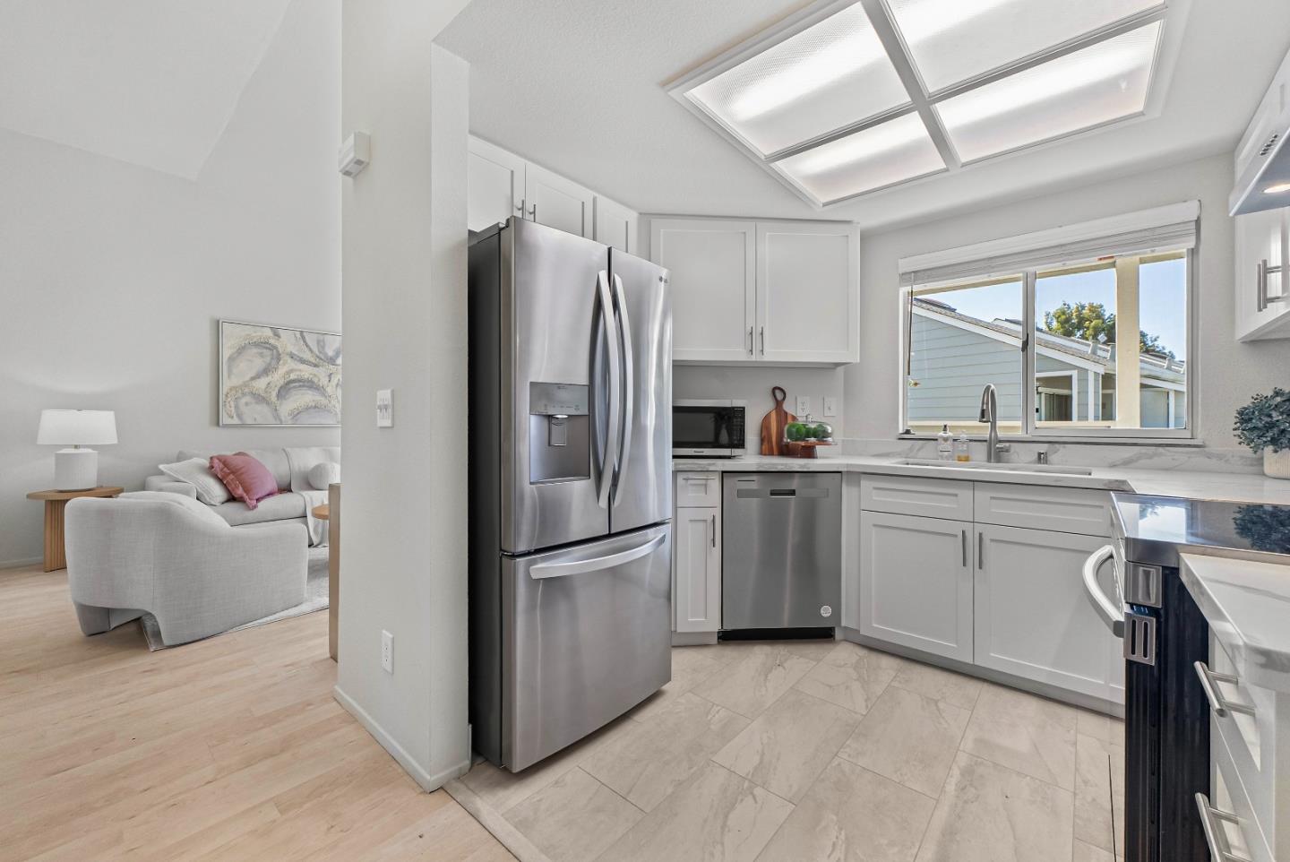 Detail Gallery Image 15 of 33 For 1578 Thorncrest Dr, San Jose,  CA 95131 - 2 Beds | 2 Baths