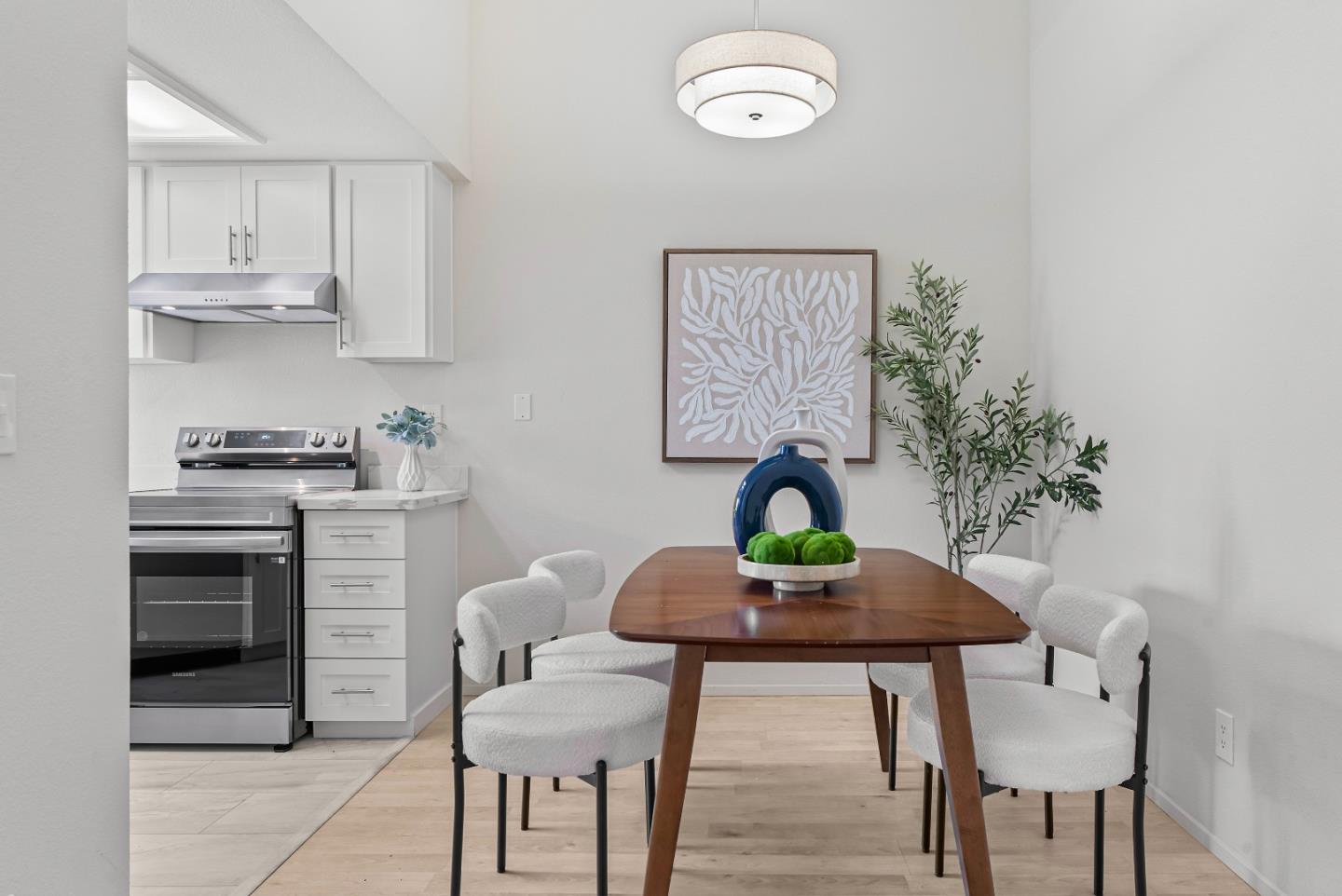 Detail Gallery Image 17 of 33 For 1578 Thorncrest Dr, San Jose,  CA 95131 - 2 Beds | 2 Baths