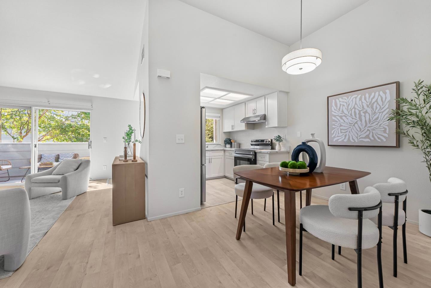 Detail Gallery Image 18 of 33 For 1578 Thorncrest Dr, San Jose,  CA 95131 - 2 Beds | 2 Baths