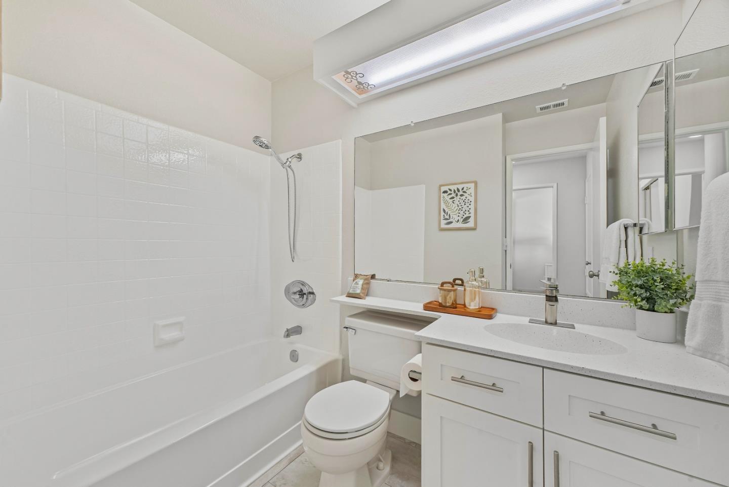 Detail Gallery Image 21 of 33 For 1578 Thorncrest Dr, San Jose,  CA 95131 - 2 Beds | 2 Baths