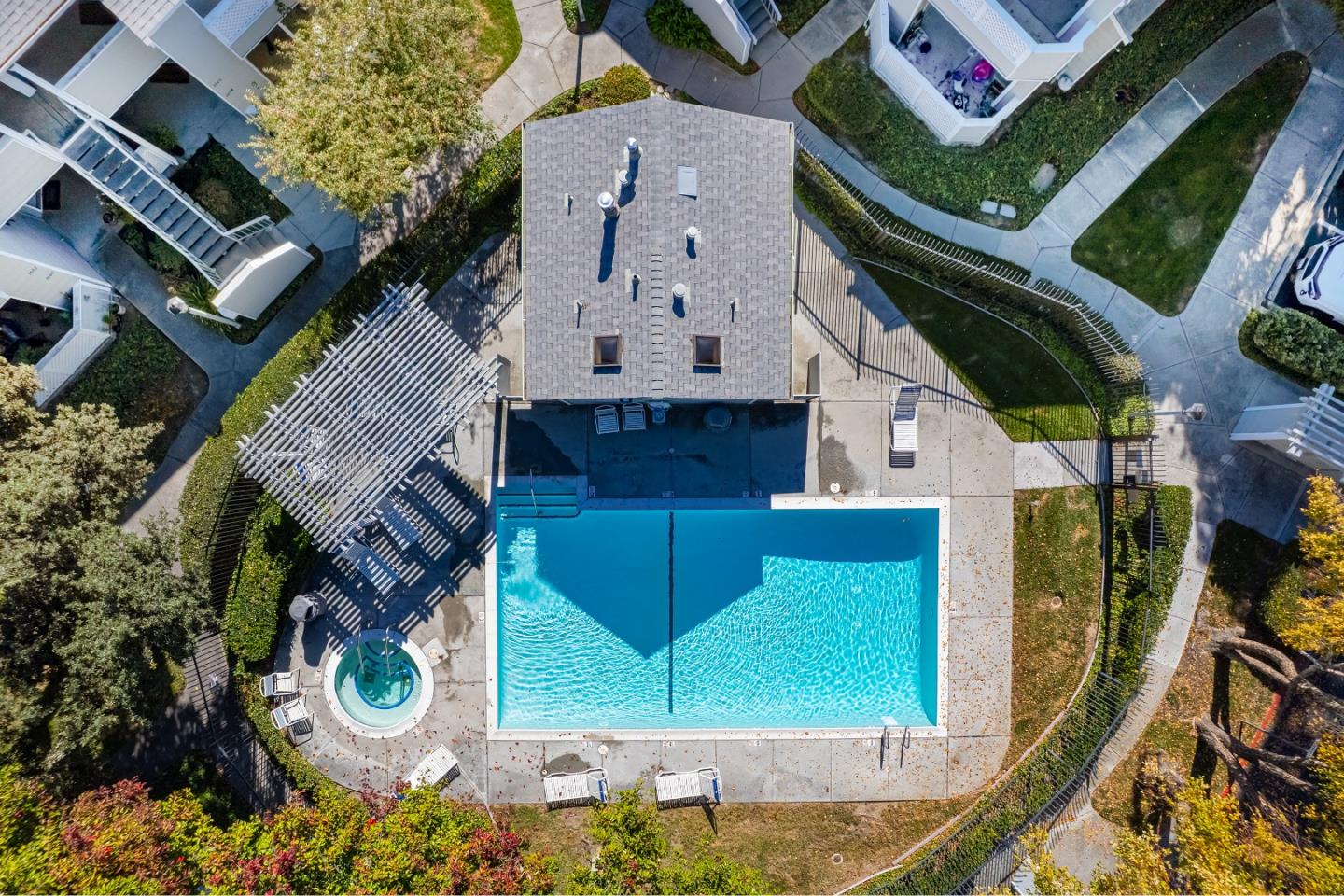 Detail Gallery Image 29 of 33 For 1578 Thorncrest Dr, San Jose,  CA 95131 - 2 Beds | 2 Baths